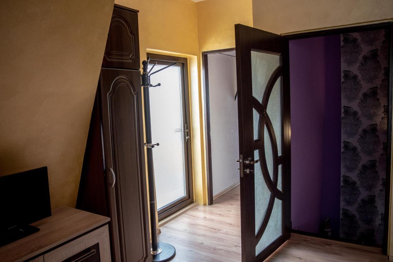 Casa Robi Hotel Pestisani Екстериор снимка