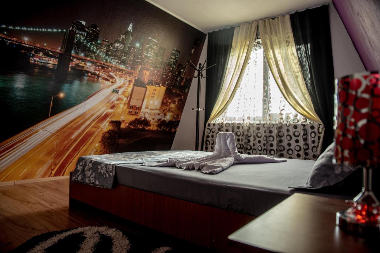 Casa Robi Hotel Pestisani Екстериор снимка