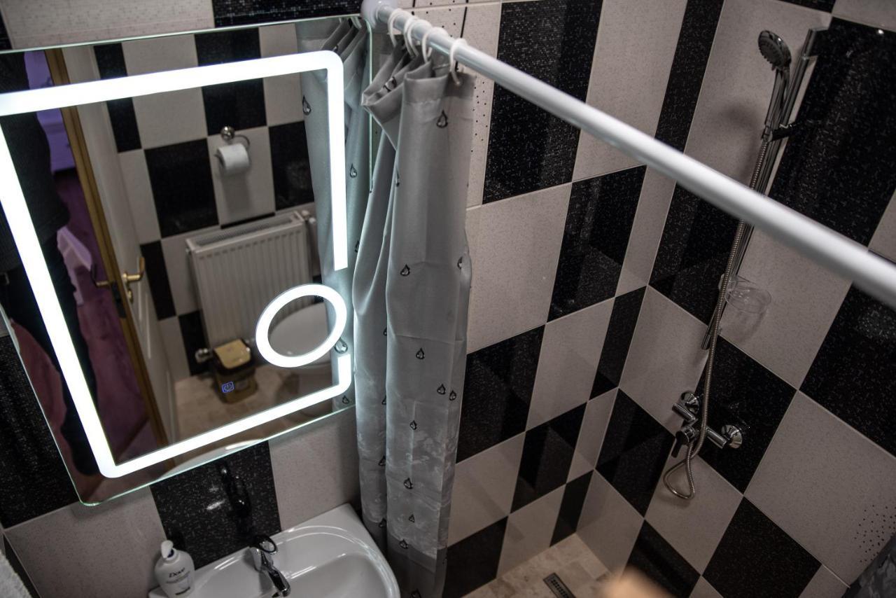 Casa Robi Hotel Pestisani Екстериор снимка